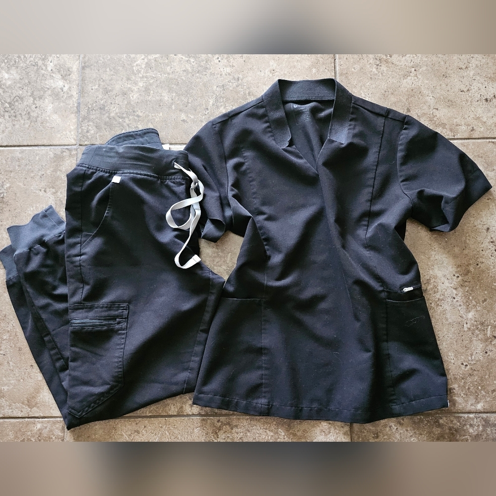Black FIGS Scrub Set